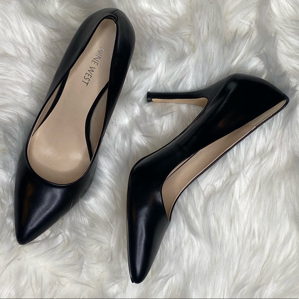 New Classic Black Pumps